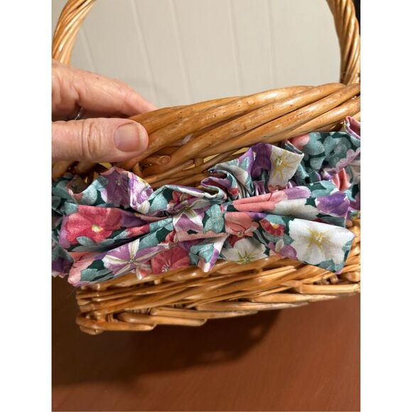 Longaberger Ruffle, Basket, Large - Picture 2 of 6